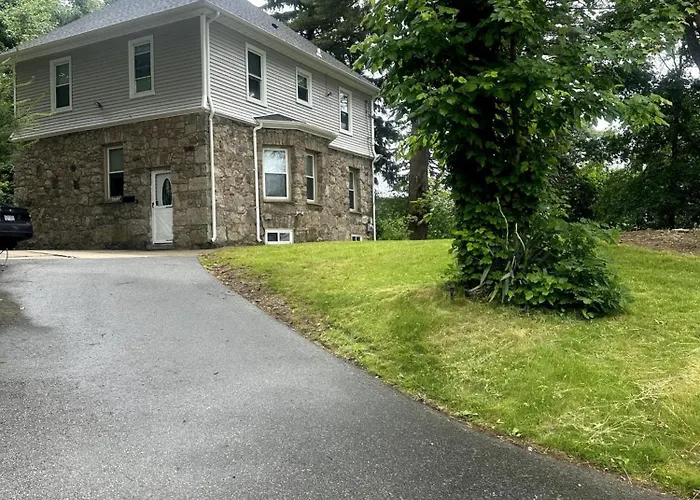 1 Ridgeway Avenue